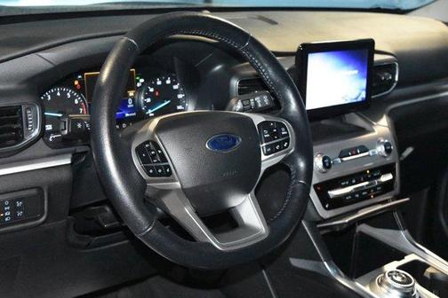 Black Metallic 2022 Ford Explorer XLT