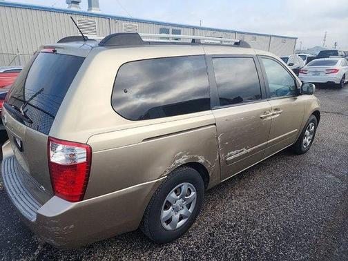 2009 Kia Sedona LX