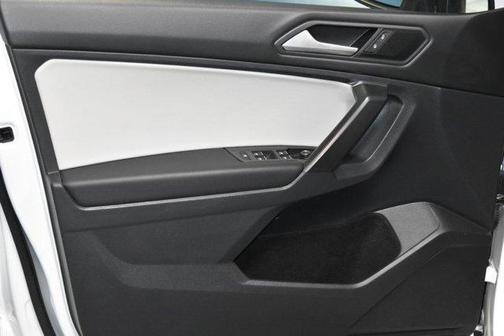 2021 Volkswagen Tiguan 2.0T SE R-Line Black