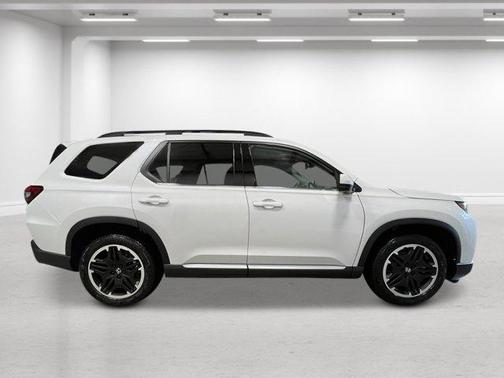 Platinum White Pearl 2026 Honda Pilot Sport