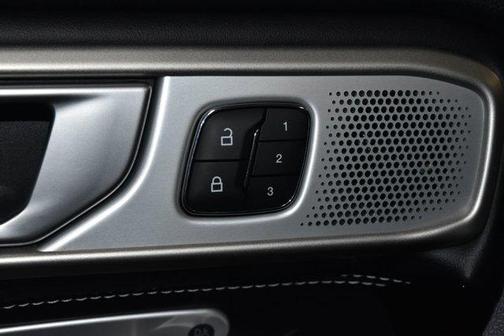 Star White 2023 Ford Explorer ST