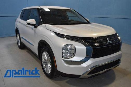 2022 Mitsubishi Outlander ES