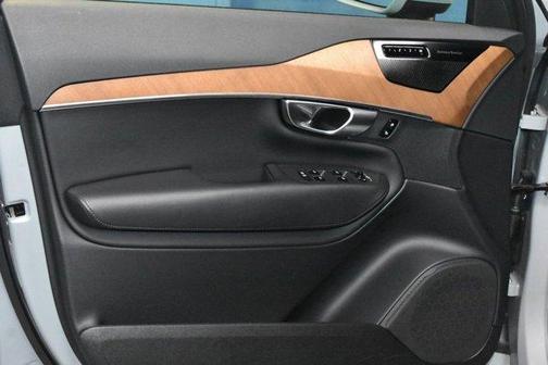 2024 Volvo XC90 B6 Plus Bright Theme 7-Seater