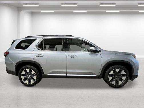 Solar Silver Metallic 2026 Honda Pilot Elite