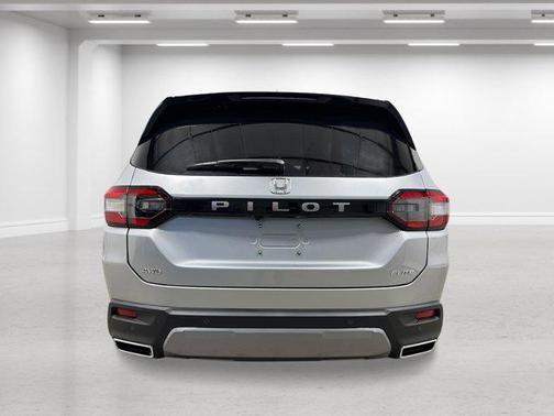 Solar Silver Metallic 2026 Honda Pilot Elite