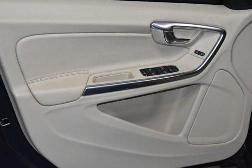 2015 Volvo V60 T5 Platinum