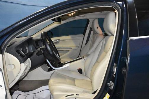 2015 Volvo V60 T5 Platinum