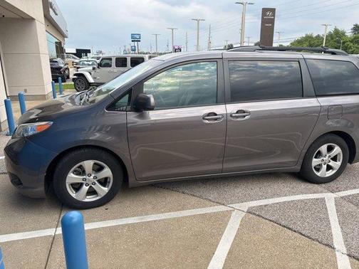 2015 Toyota Sienna LE