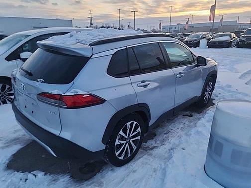 2024 Toyota Corolla Cross XLE