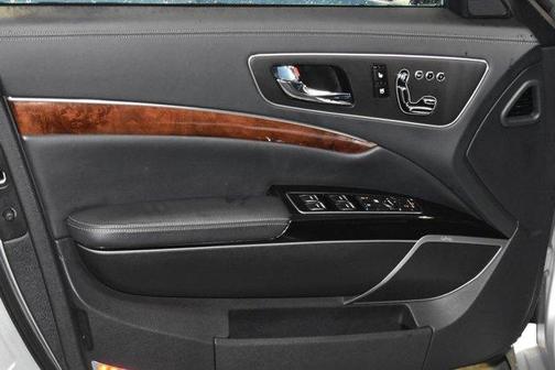 2015 Kia K900 Luxury