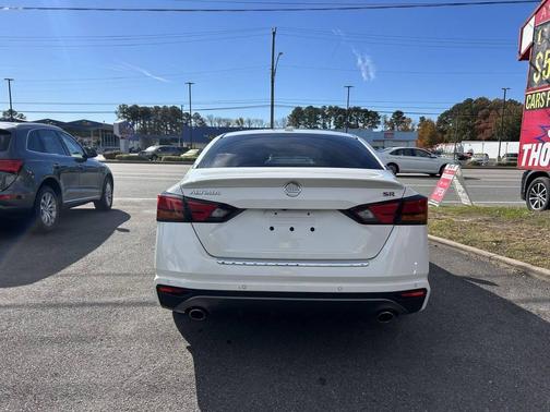 2021 Nissan Altima SR FWD