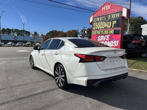 2021 Nissan Altima SR FWD