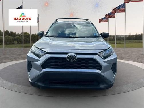 Silver Sky Metallic 2019 Toyota RAV4 LE