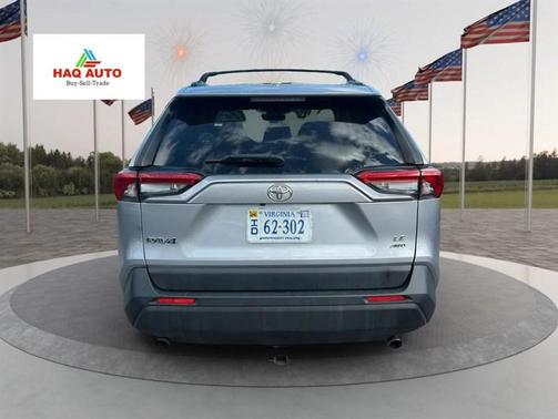 Silver Sky Metallic 2019 Toyota RAV4 LE