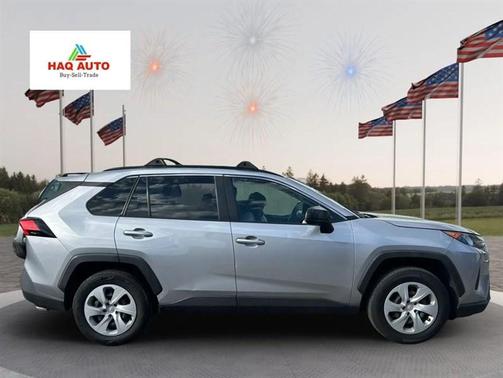 Silver Sky Metallic 2019 Toyota RAV4 LE