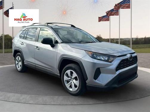 Silver Sky Metallic 2019 Toyota RAV4 LE