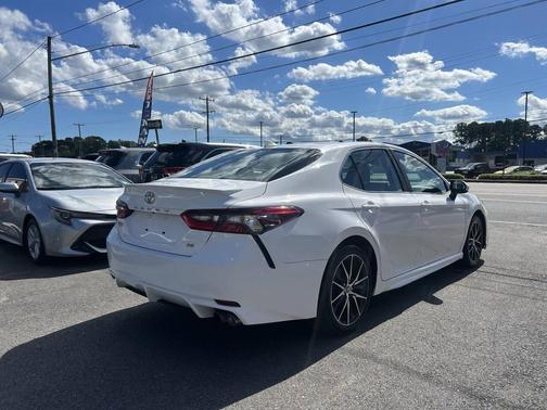 2021 Toyota Camry SE