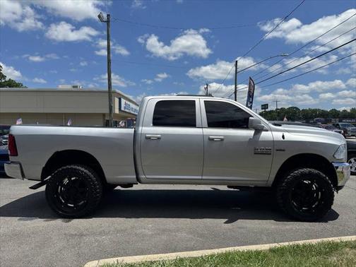2017 RAM 2500 SLT Crew Cab 4x4 6'4' Box