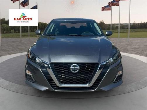 Gun Metallic 2022 Nissan Altima S FWD