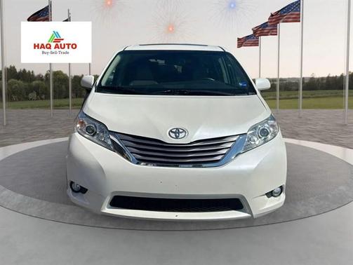 2017 Toyota Sienna XLE