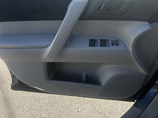 2013 Toyota Highlander SE