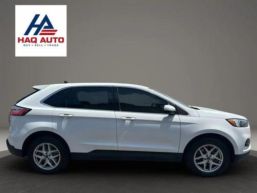 White 2022 Ford Edge SEL