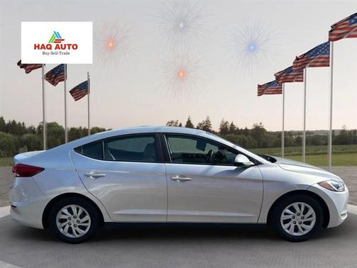 2018 Hyundai ELANTRA SE