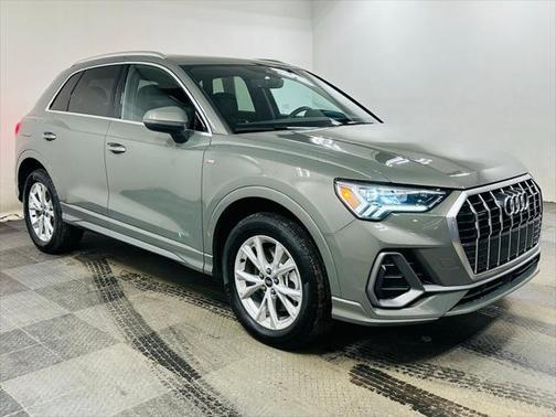 2025 Audi Q3 Premium 45 TFSI S line quattro Tiptronic