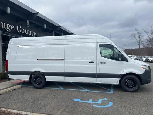 2025 Mercedes-Benz Sprinter 2500 High Roof