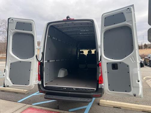 2025 Mercedes-Benz Sprinter 2500 High Roof