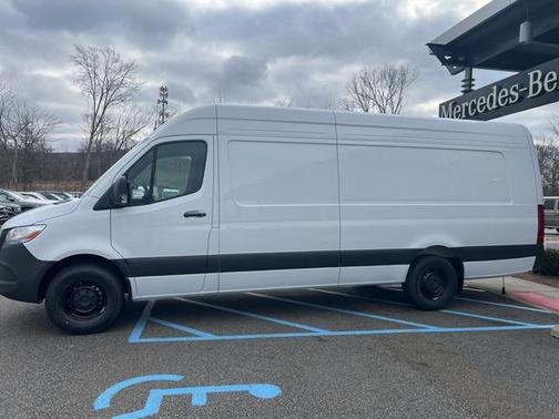 2025 Mercedes-Benz Sprinter 2500 High Roof