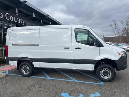 2025 Mercedes-Benz Sprinter 2500 Standard Roof