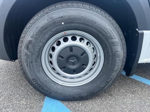 2025 Mercedes-Benz Sprinter 2500 Standard Roof