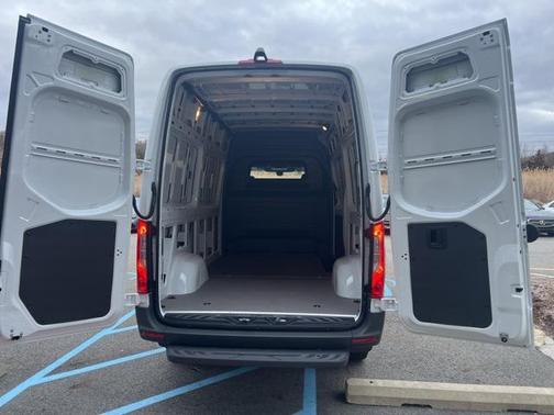 2025 Mercedes-Benz Sprinter 2500 Standard Roof