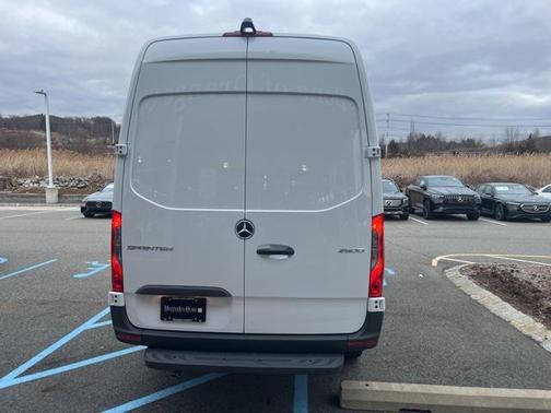 2025 Mercedes-Benz Sprinter 2500 Standard Roof