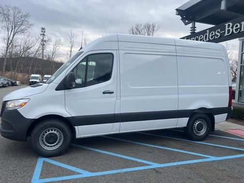 2025 Mercedes-Benz Sprinter 2500 Standard Roof