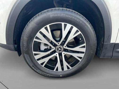 Polar White 2025 Mercedes-Benz GLB 250 4MATIC
