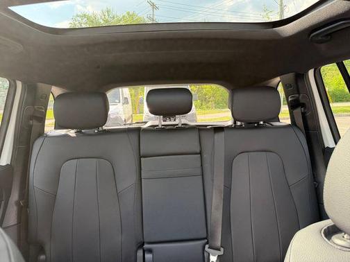 Polar White 2026 Mercedes-Benz GLB 250 4MATIC