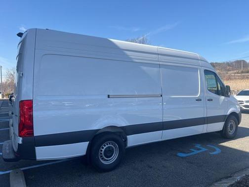 2025 Mercedes-Benz Sprinter 2500 High Roof