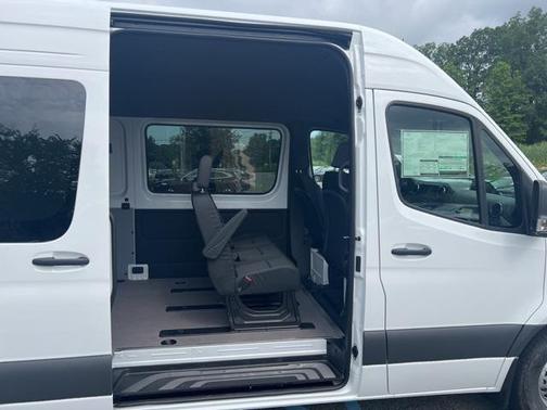2025 Mercedes-Benz Sprinter 2500 Crew 170 WB