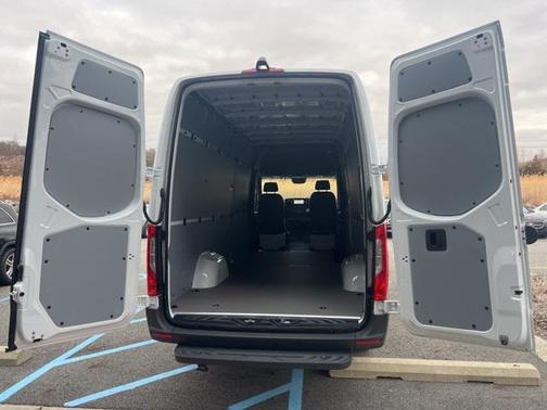 2025 Mercedes-Benz Sprinter 2500 High Roof