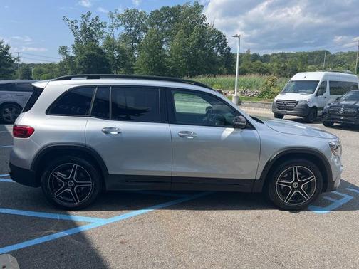 2025 Mercedes-Benz GLB 250 4MATIC