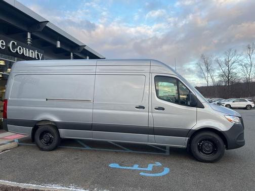 2025 Mercedes-Benz Sprinter 2500 High Roof