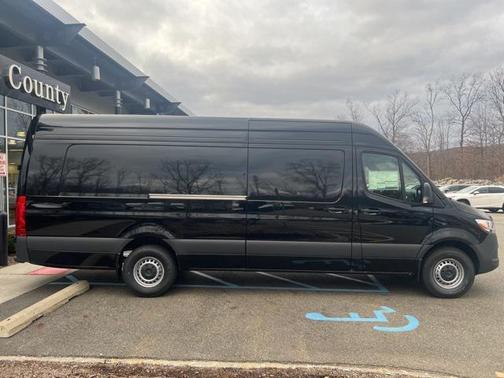 2025 Mercedes-Benz Sprinter 2500 High Roof