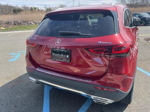 2021 Mercedes-Benz GLA 250 Base 4MATIC