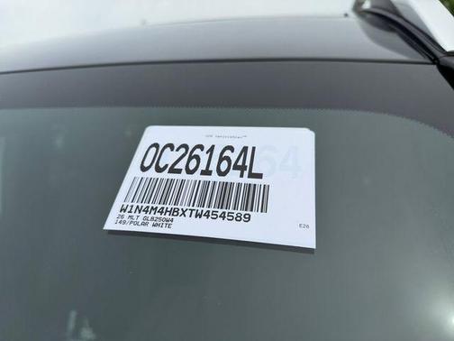 Polar White 2026 Mercedes-Benz GLB 250 4MATIC