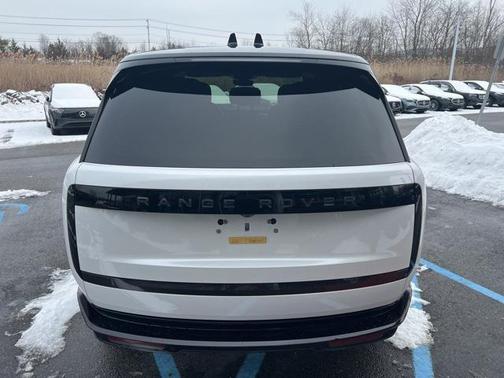 2024 Land Rover Range Rover P530 SE