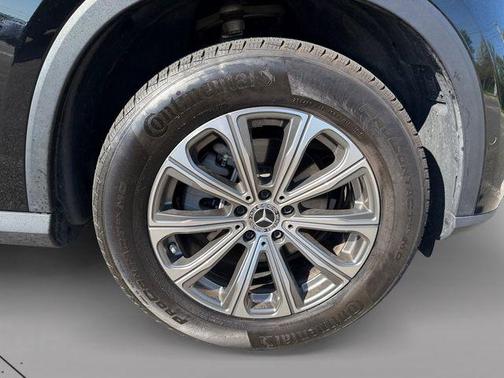 Black 2024 Mercedes-Benz GLC 300 4MATIC