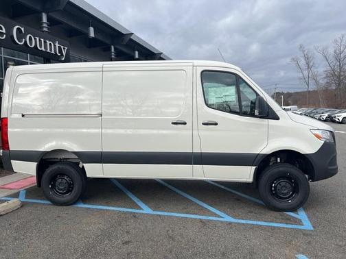 2025 Mercedes-Benz Sprinter 2500 Standard Roof