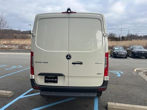 2025 Mercedes-Benz Sprinter 2500 Standard Roof